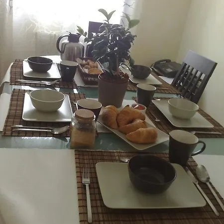 Ariadamare Oda ve Kahvaltı 3*